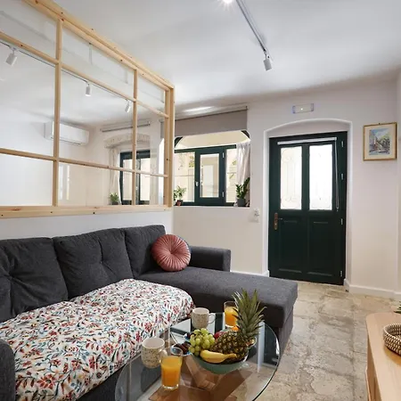 20-24 Old Town Corfu (city)