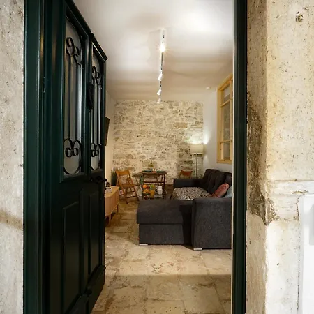 20-24 Old Town