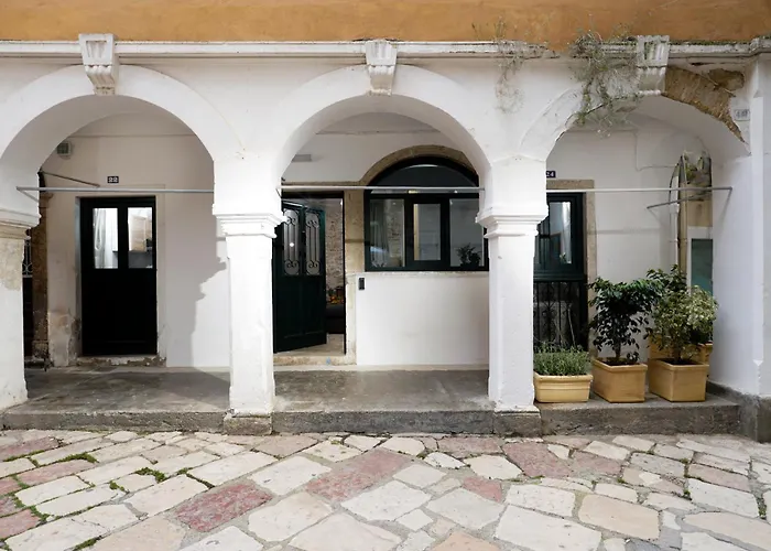 20-24 Old Town Апартаменты *
